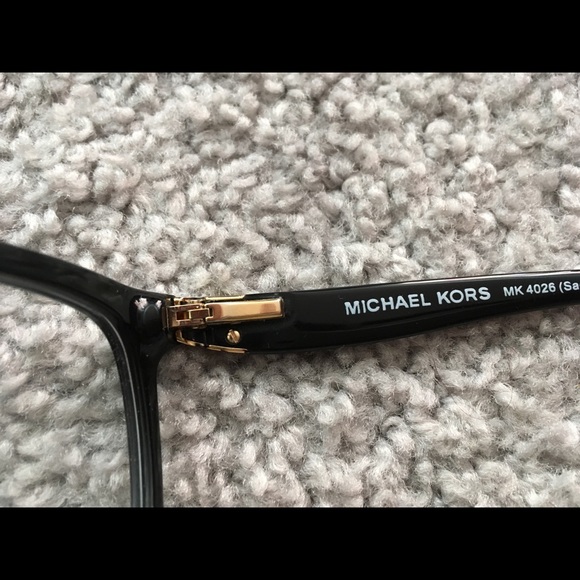 Michael Kors - Picture 2 of 3